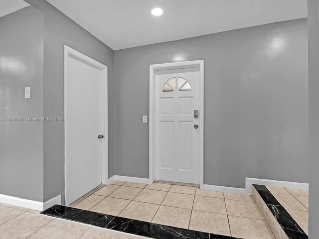 5808 NW 20th St, Margate FL 33063