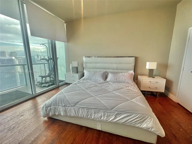 888 Biscayne Blvd # 5504, Miami FL 33132