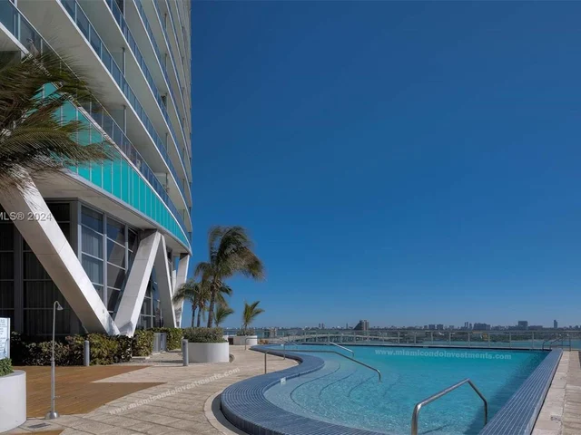 888 Biscayne Blvd # 5504, Miami FL 33132