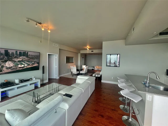 888 Biscayne Blvd # 5504, Miami FL 33132