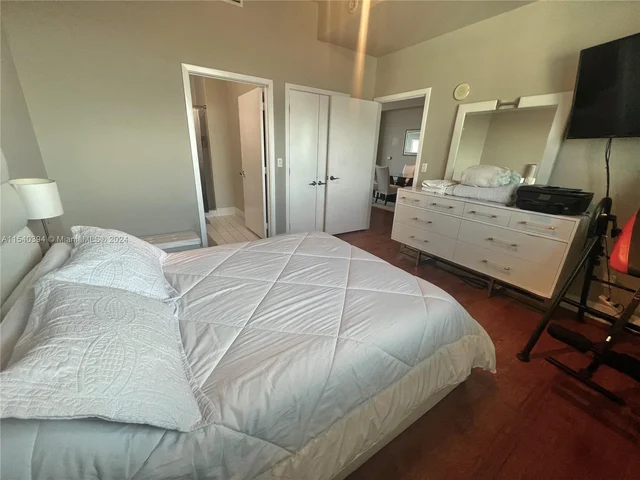 888 Biscayne Blvd # 5504, Miami FL 33132