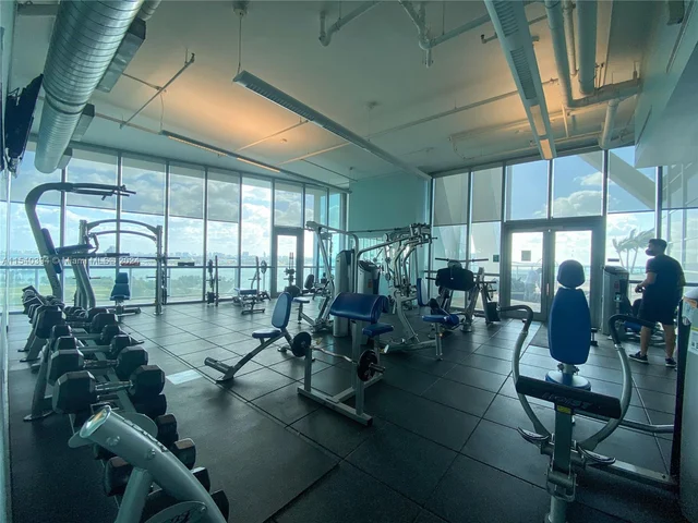 888 Biscayne Blvd # 5504, Miami FL 33132