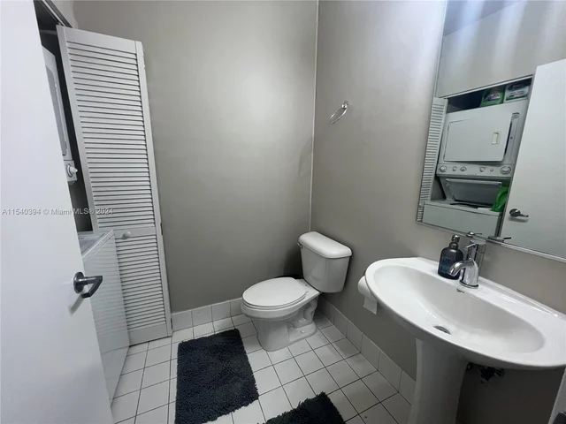 888 Biscayne Blvd # 5504, Miami FL 33132