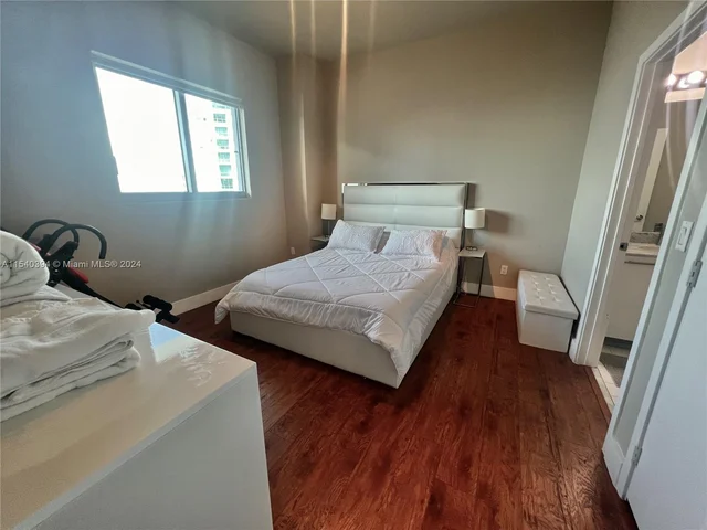 888 Biscayne Blvd # 5504, Miami FL 33132