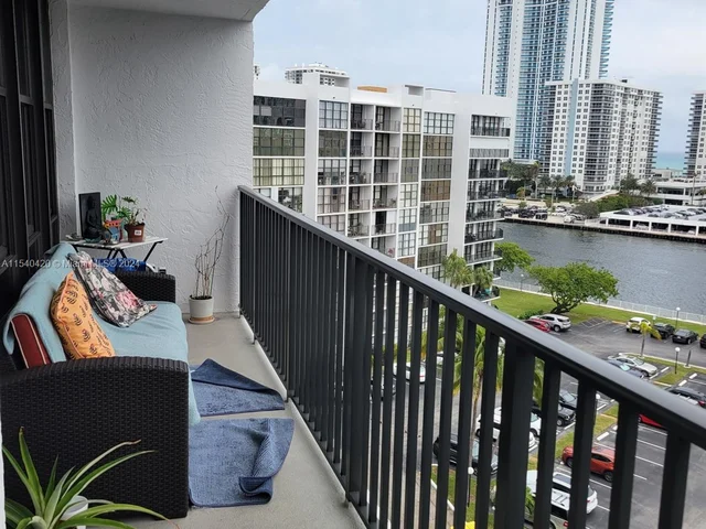 800 Parkview Dr # 930, Hallandale Beach FL 33009