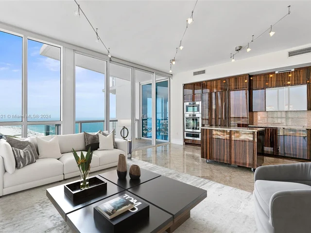 50 S Pointe Dr # 2505, Miami Beach FL 33139