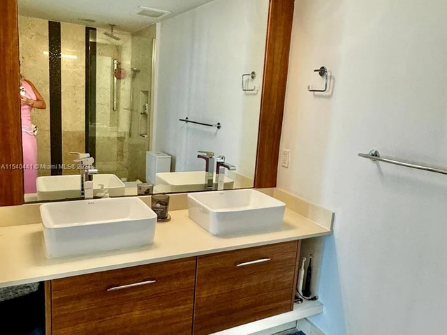 601 NE 27th St # 1001, Miami FL 33137