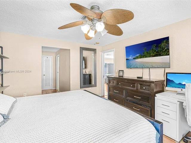 421 SW 18th St, Pompano Beach FL 33060