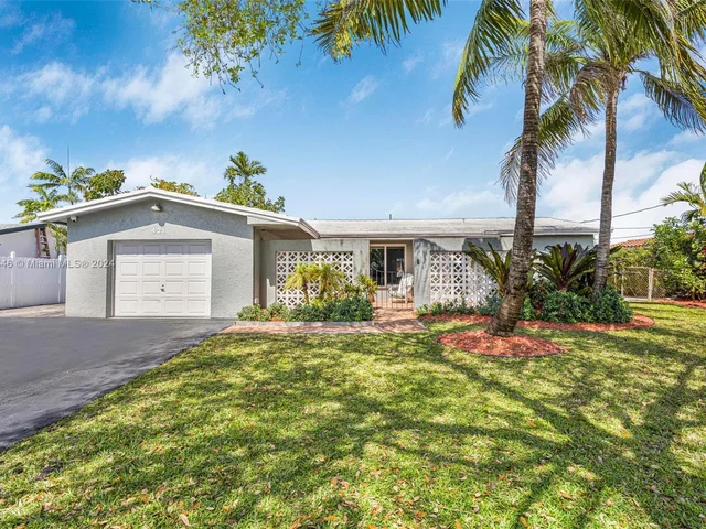 421 SW 18th St, Pompano Beach FL 33060