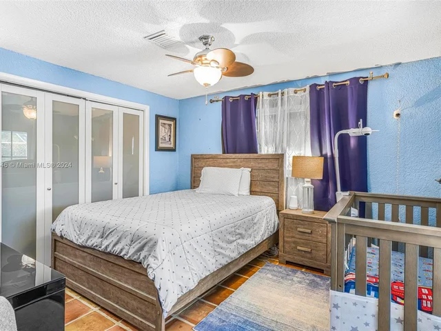 421 SW 18th St, Pompano Beach FL 33060