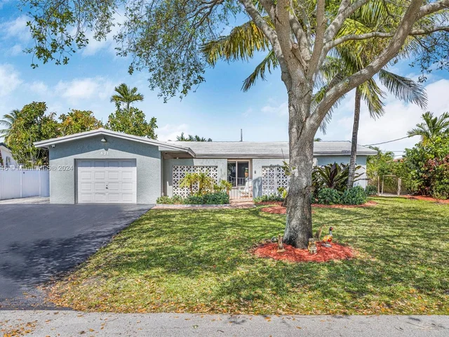 421 SW 18th St, Pompano Beach FL 33060