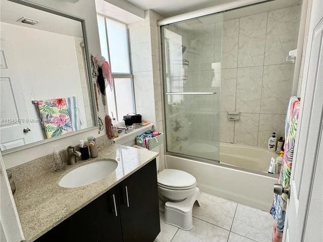 6831 SW 44th St # 305, Miami FL 33155