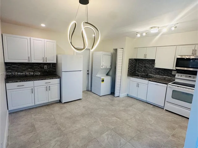 825 SW 30th St # 2, Fort Lauderdale FL 33315