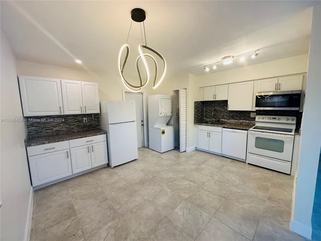 825 SW 30th St # 2, Fort Lauderdale FL 33315