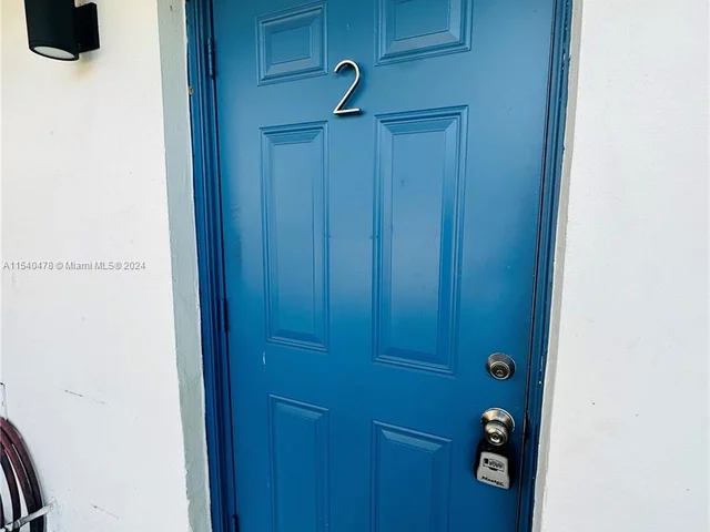 825 SW 30th St # 2, Fort Lauderdale FL 33315