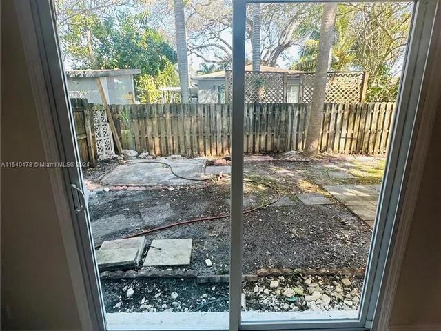 825 SW 30th St # 2, Fort Lauderdale FL 33315