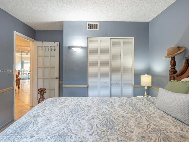 8725 Cleary Blvd # 8725, Plantation FL 33324