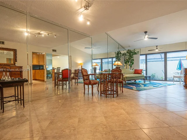 8725 Cleary Blvd # 8725, Plantation FL 33324