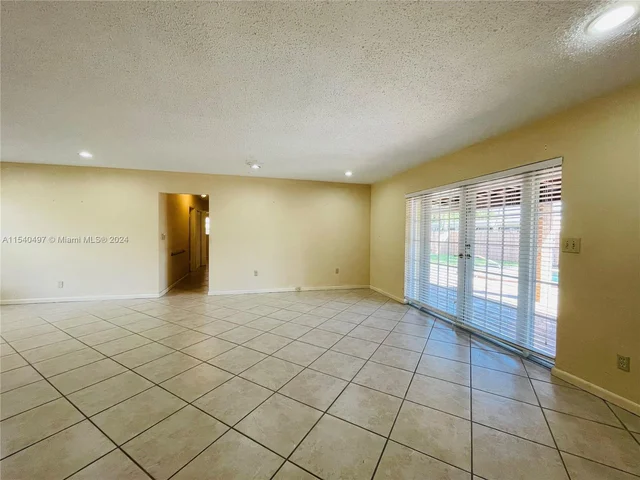 9350 SW 52nd Ter, Miami FL 33165