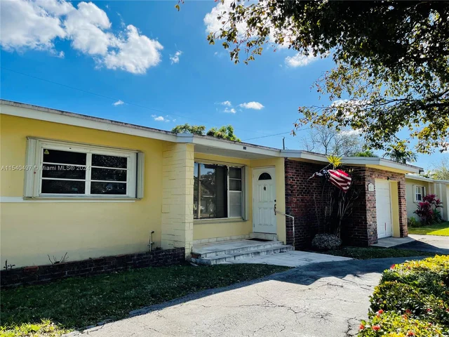 9350 SW 52nd Ter, Miami FL 33165