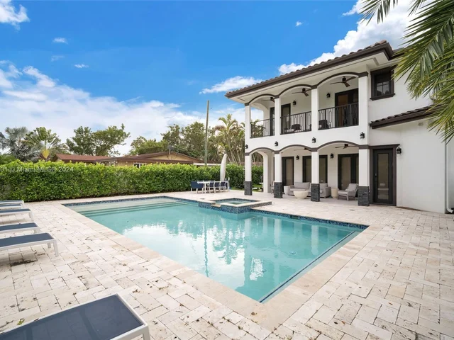 1100 NE 180th Ter, North Miami Beach FL 33162