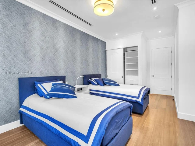 1100 NE 180th Ter, North Miami Beach FL 33162