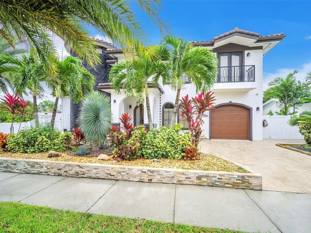 1100 NE 180th Ter, North Miami Beach FL 33162