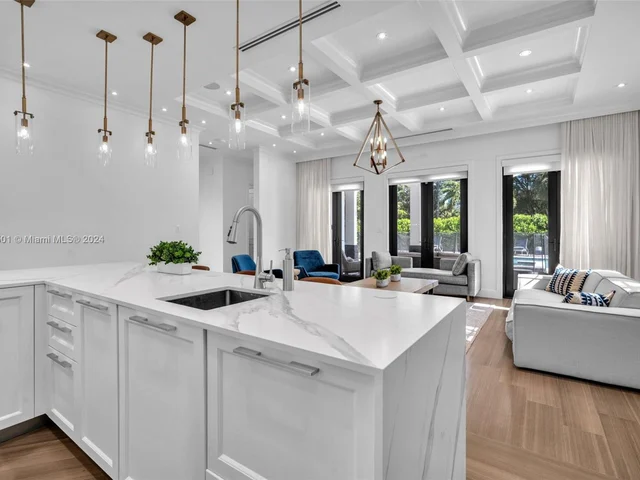 1100 NE 180th Ter, North Miami Beach FL 33162