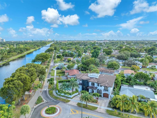 1100 NE 180th Ter, North Miami Beach FL 33162