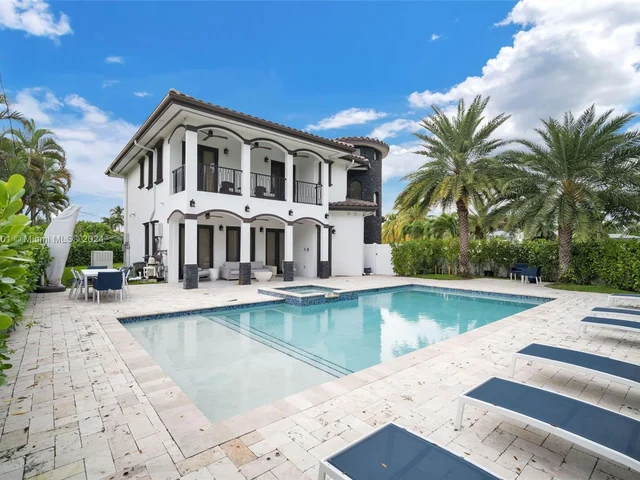 1100 NE 180th Ter, North Miami Beach FL 33162