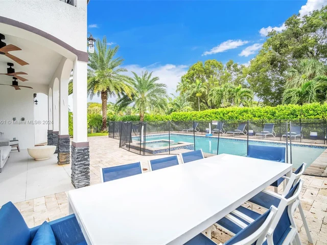 1100 NE 180th Ter, North Miami Beach FL 33162