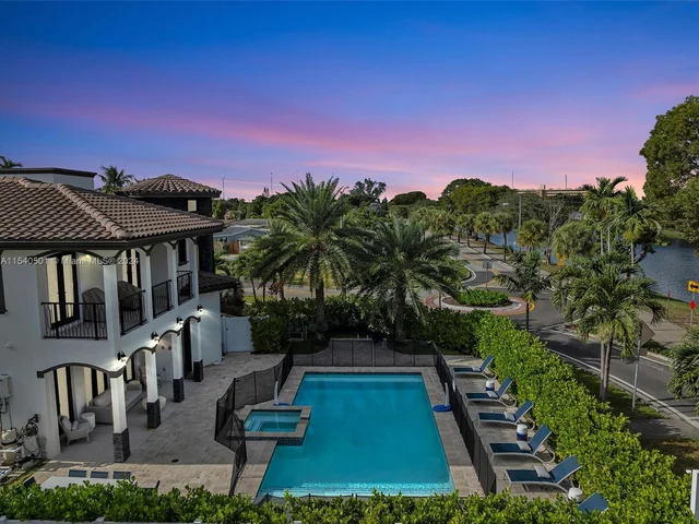 1100 NE 180th Ter, North Miami Beach FL 33162