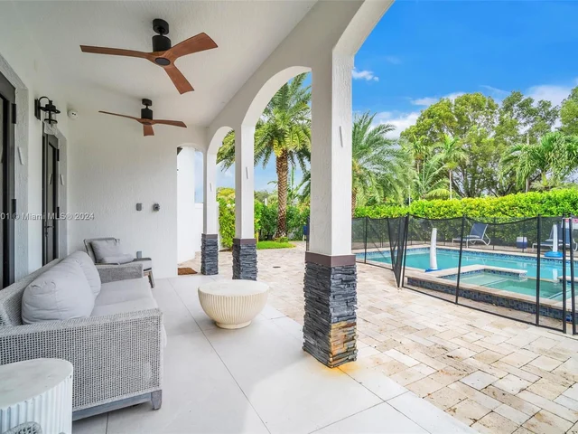 1100 NE 180th Ter, North Miami Beach FL 33162