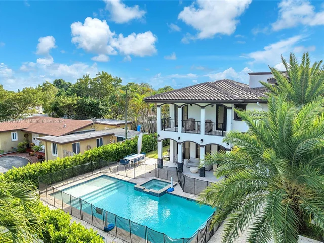 1100 NE 180th Ter, North Miami Beach FL 33162