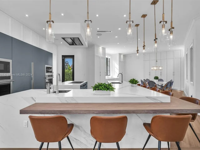 1100 NE 180th Ter, North Miami Beach FL 33162