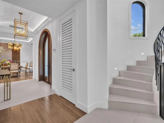 1100 NE 180th Ter, North Miami Beach FL 33162