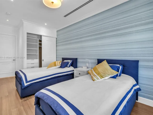 1100 NE 180th Ter, North Miami Beach FL 33162