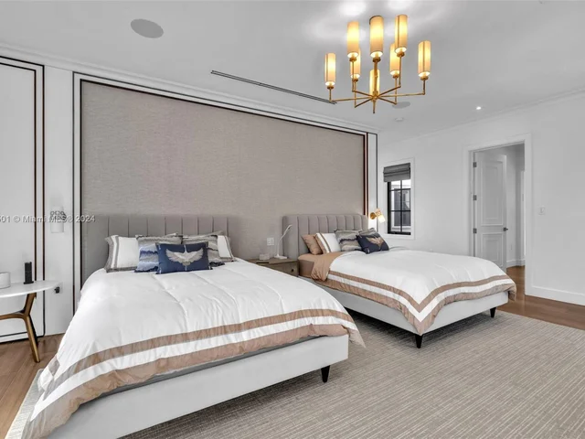 1100 NE 180th Ter, North Miami Beach FL 33162