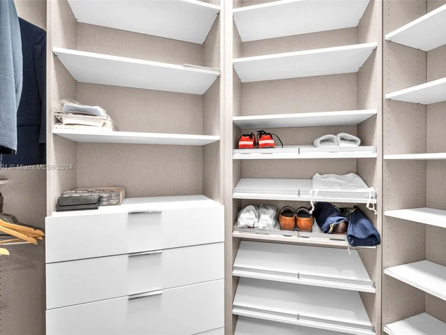 1100 NE 180th Ter, North Miami Beach FL 33162