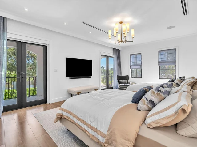 1100 NE 180th Ter, North Miami Beach FL 33162