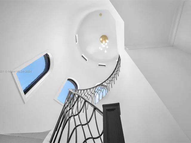 1100 NE 180th Ter, North Miami Beach FL 33162