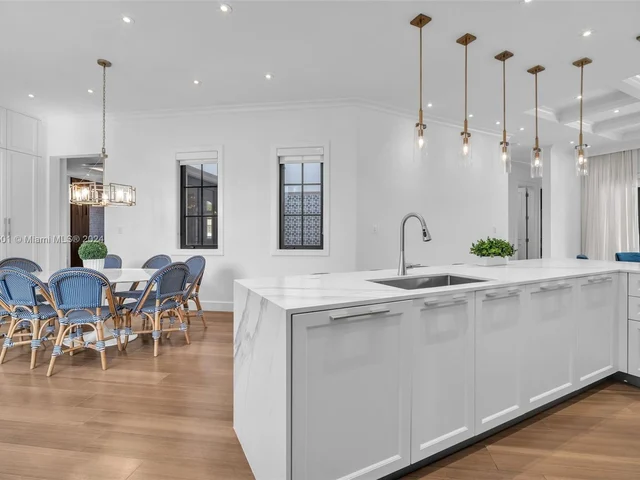 1100 NE 180th Ter, North Miami Beach FL 33162