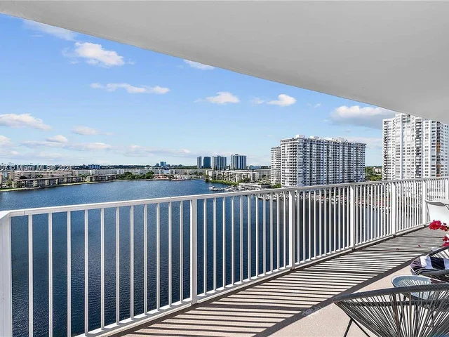 2801 NE 183rd St # 1016W, Aventura FL 33160