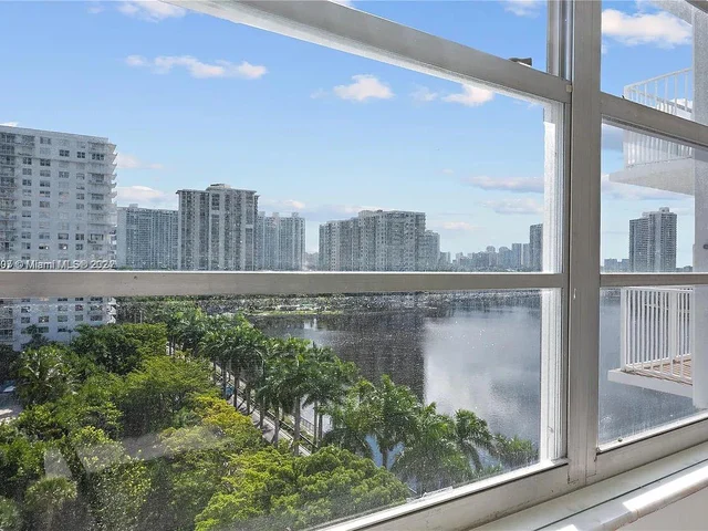 2801 NE 183rd St # 1016W, Aventura FL 33160