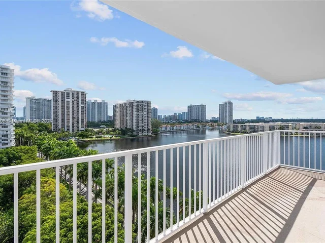 2801 NE 183rd St # 1016W, Aventura FL 33160