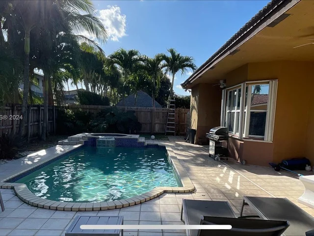 15234 SW 140th St, Miami FL 33196