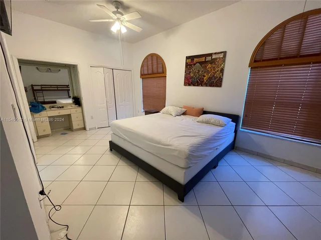 15234 SW 140th St, Miami FL 33196