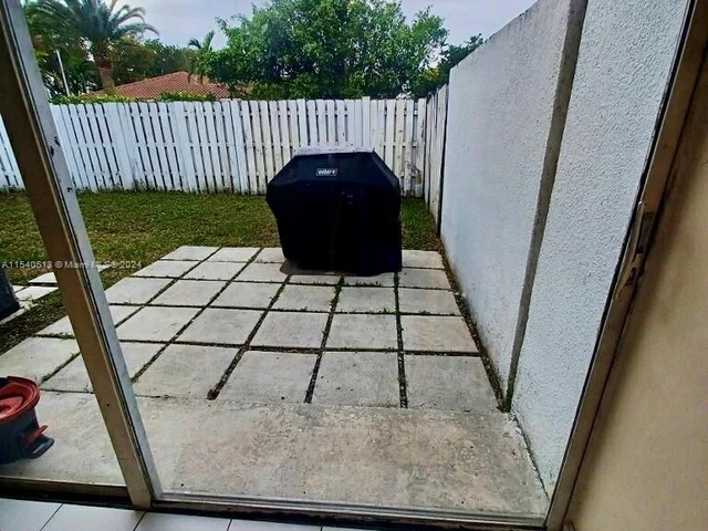 2554 SW 122nd Ct, Miami FL 33175