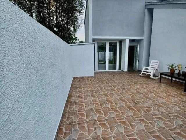 2554 SW 122nd Ct, Miami FL 33175