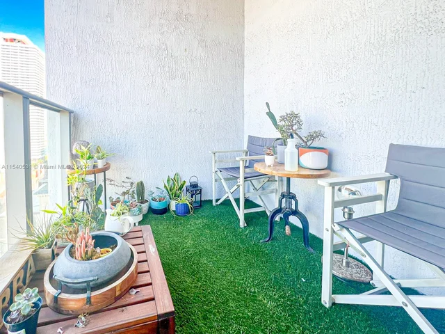 151 SE 1st St # 2204, Miami FL 33131